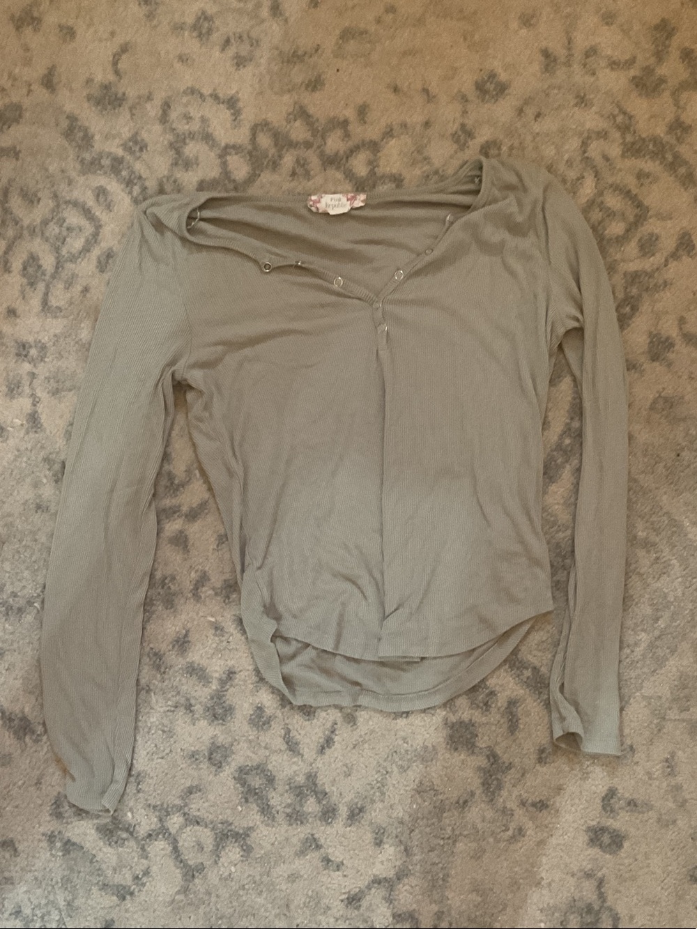 Pink Republic ribbed long-sleeve henley shirt. size medium.